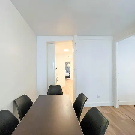 12 - Faubourg Bail Mobilite * Parijs